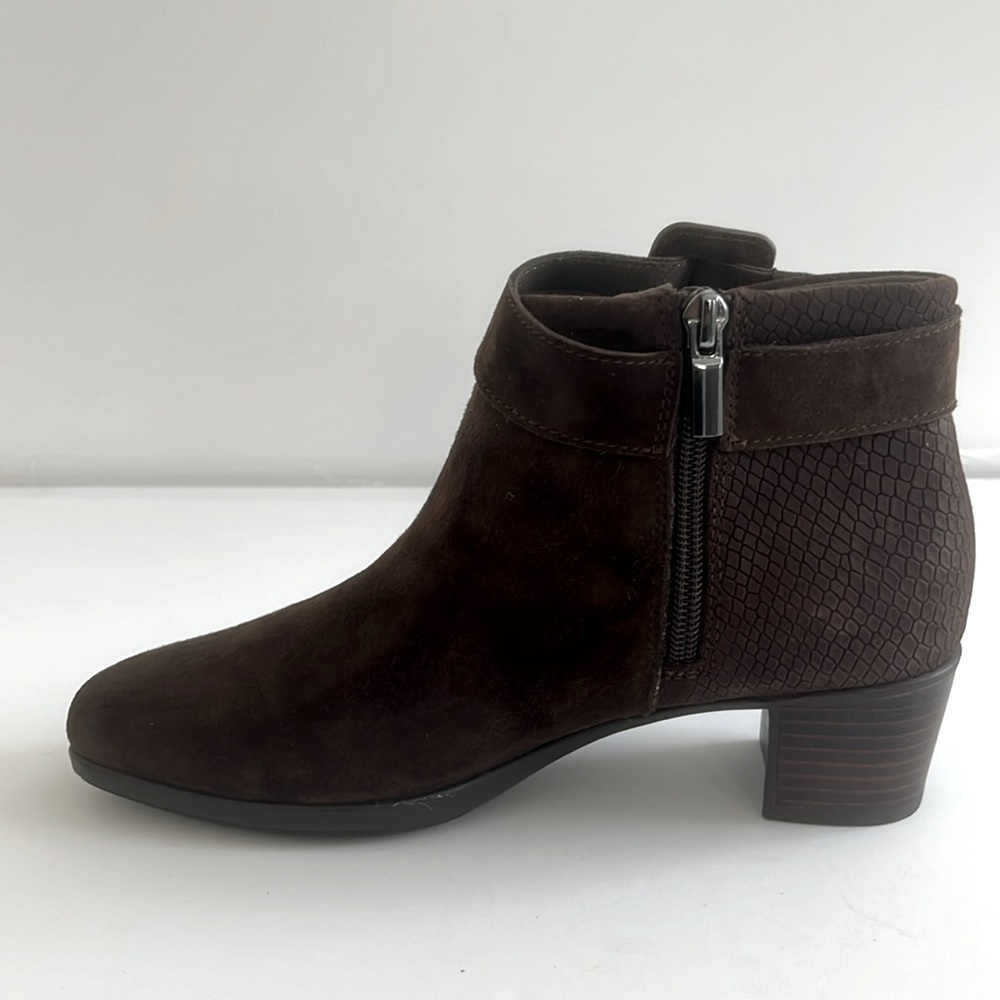 Munro $250 Callie Espresso Suede Booties Boots Stacked Heel Shoes Size 8N New - Picture 4 of 7